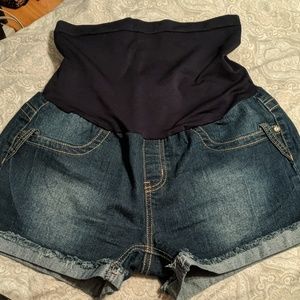 Maternity shorts